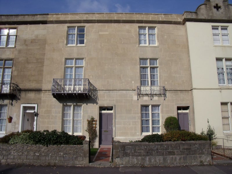 'Self Contained Studio flat' Room to Rent from SpareRoom