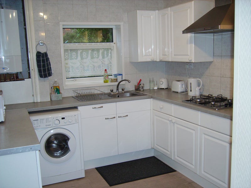 Photo 1: Kitchen 1