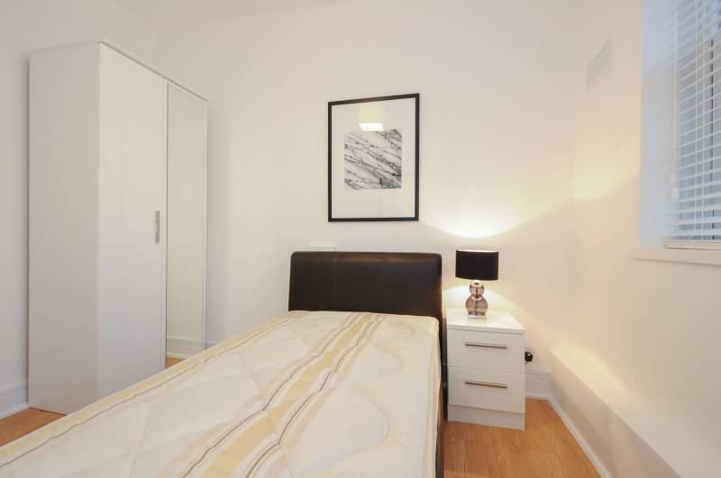 Photo 1: Bedroom 2 (SINGLE) £790PCM - available 19/12/2025