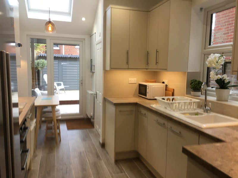 Photo 1: Kitchen/breakfast room 