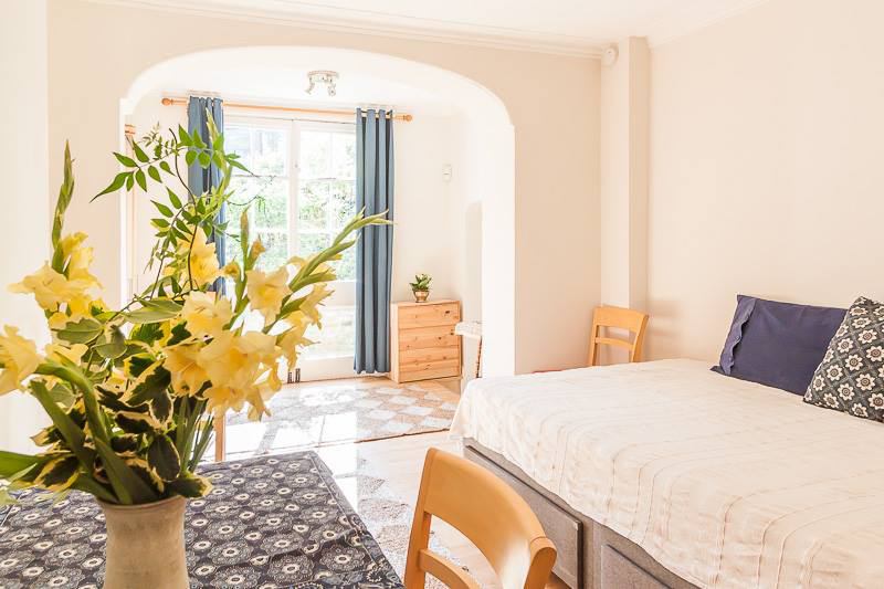 Photo 1: The studio flat