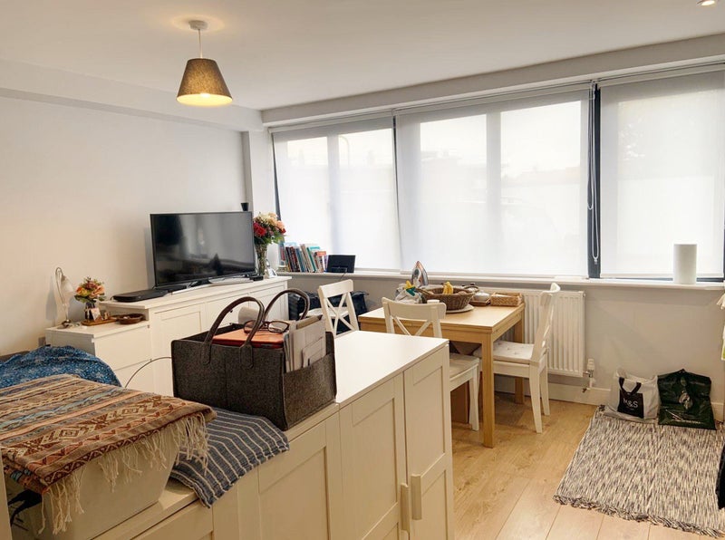 '**Beautiful studio flat, Kingsbury, NW9 8UA **' Room to Rent from SpareRoom