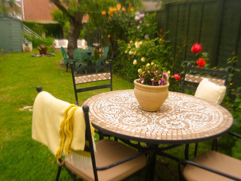 'Mon to Friday Lodger £435pm Leeds Wakefield WF3' Room to Rent from