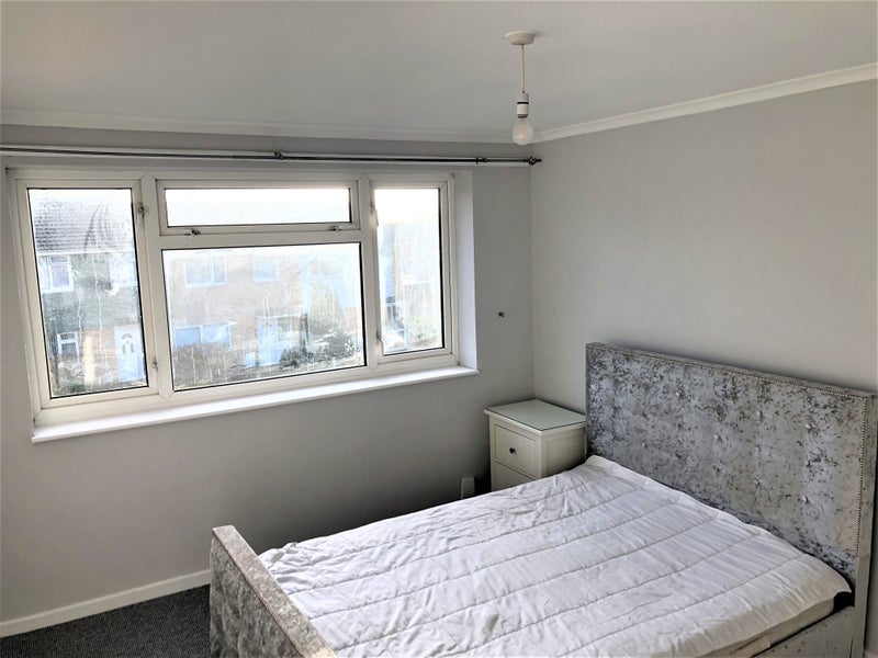 'Single room available Yate Inc of bills' Room to Rent from SpareRoom