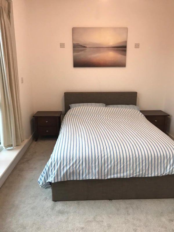 Stunning Double Bedroom In Westfield Woking Room To Rent From