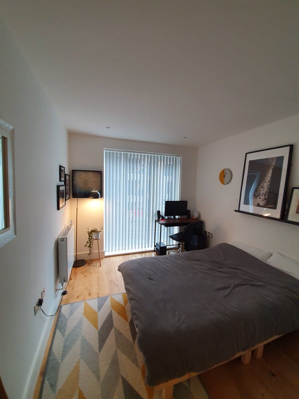 Photo 1: Double Bedroom