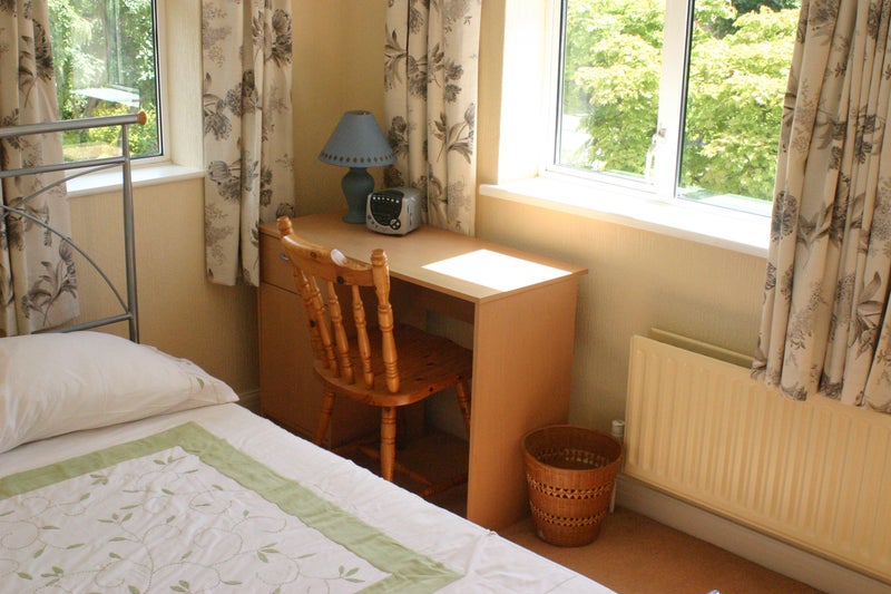 Room Couple Leverstock Green Room Couple Leverstock Green