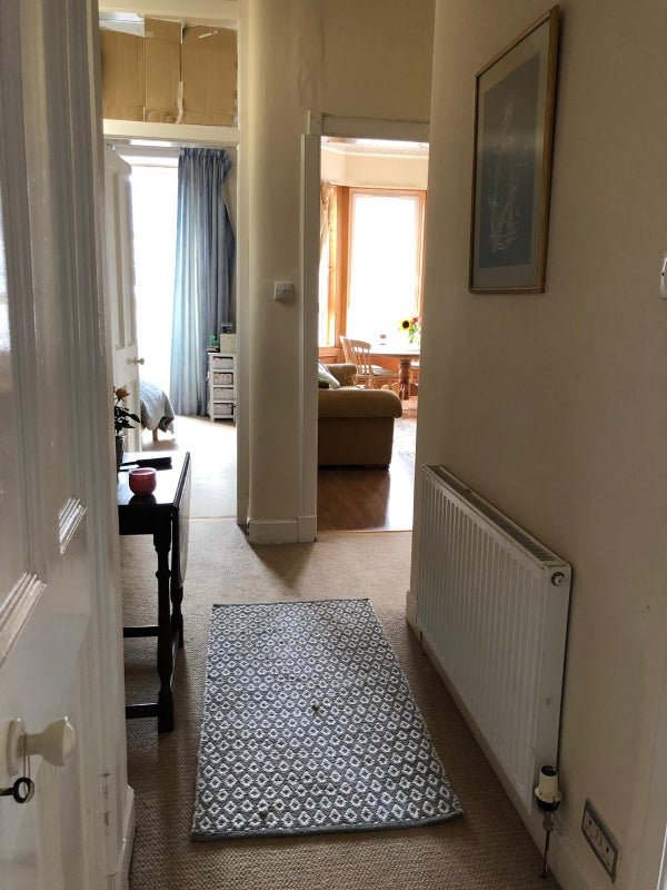 'Light spacious flat in Comely Bank ' Room to Rent from SpareRoom