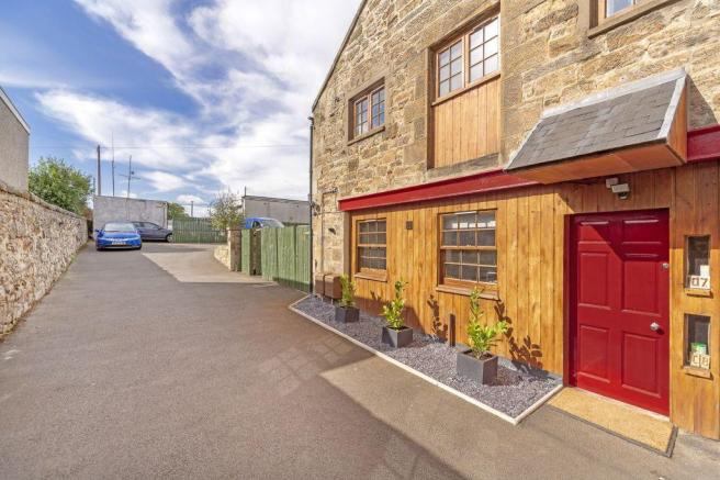 Photo 1: Property