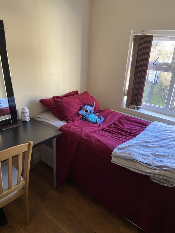 'Single room, near BMW' Room to Rent from SpareRoom