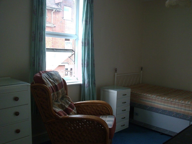 Photo 1: Single room