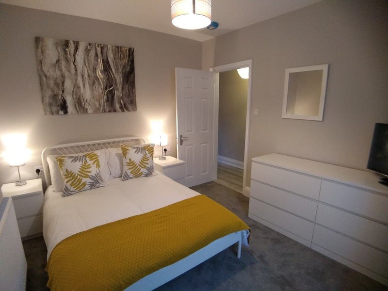 Photo 1: Lovely quiet double