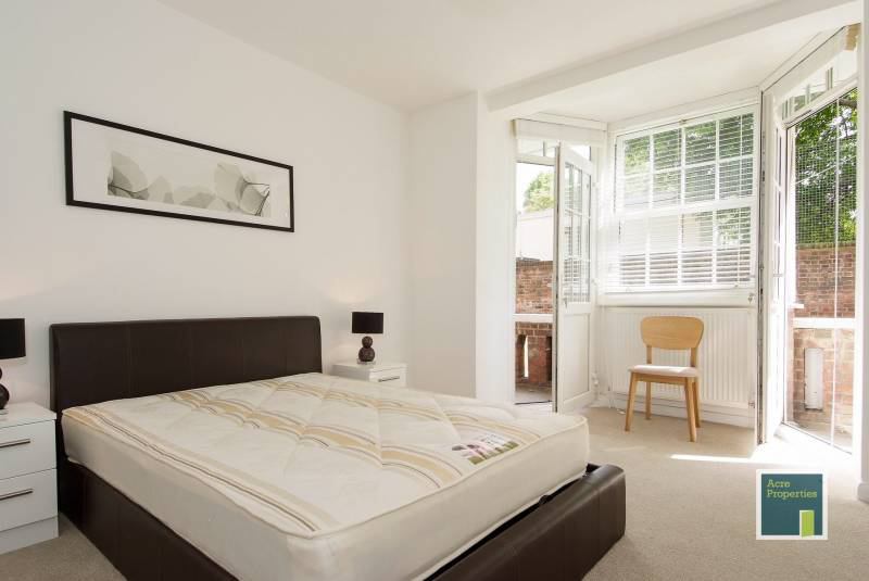 Photo 1: Bedroom 2 £960PCM - available 01/12/2025