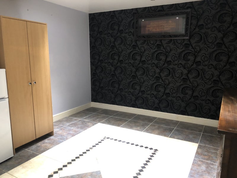 'Studio Flat With A Private Garden! All Bills Inc.' Room to Rent from