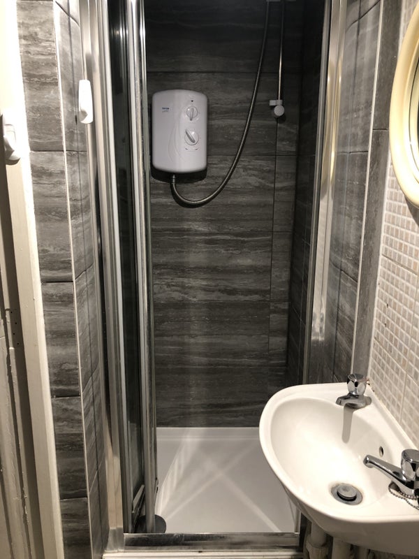 'Studio Flat With A Private Garden! All Bills Inc.' Room to Rent from