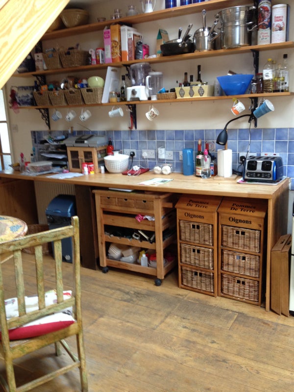 'Lovely, large ensuite room in Godalming' Room to Rent from SpareRoom