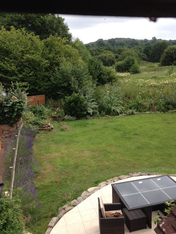 'Lovely, large ensuite room in Godalming' Room to Rent from SpareRoom