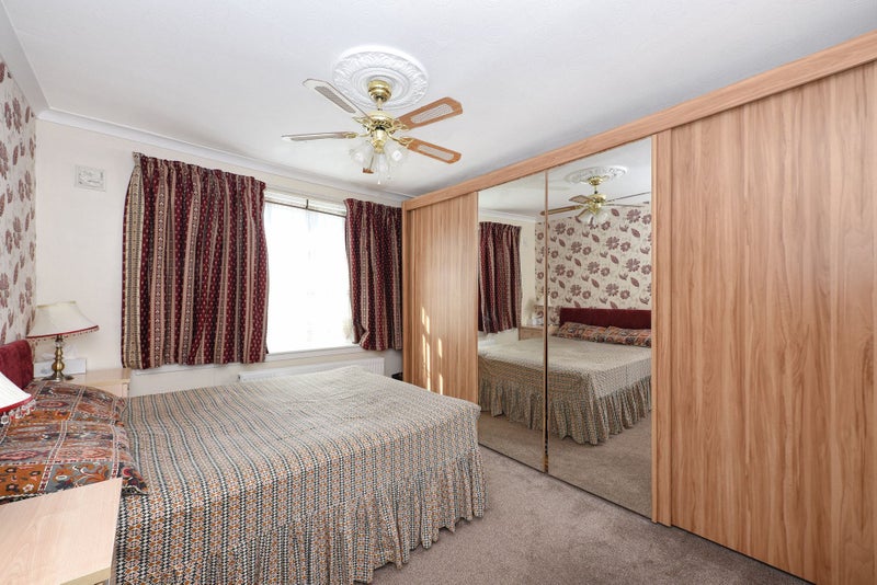 'Spacious 5 Bed House Motspur Park' Room to Rent from SpareRoom