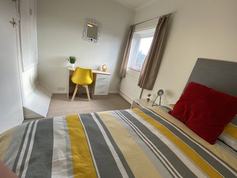 Photo 1: Affordable Single with Plenty of Storage