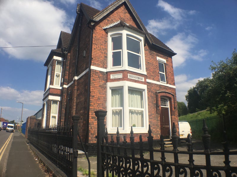 'Furnished 1 Bed FlatCradley Heath' Room to Rent from SpareRoom