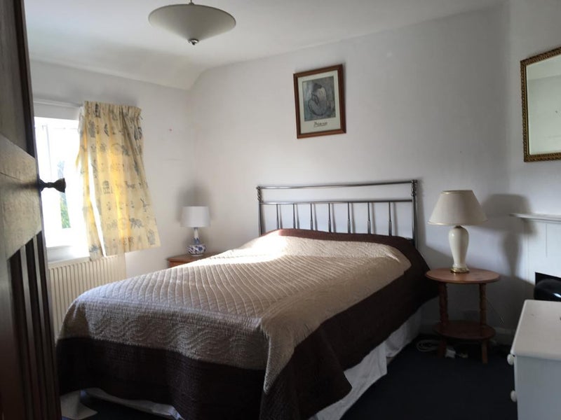 'Epsom/Ewell Lovely Double room! (MonFri only)' Room to Rent from