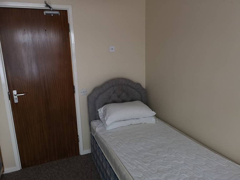 'Spacious Modern Single Room St Johns' Room to Rent from SpareRoom