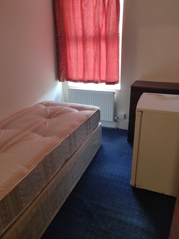 'Beautiful Double Room For Rent In Hounslow ' Room to Rent from SpareRoom