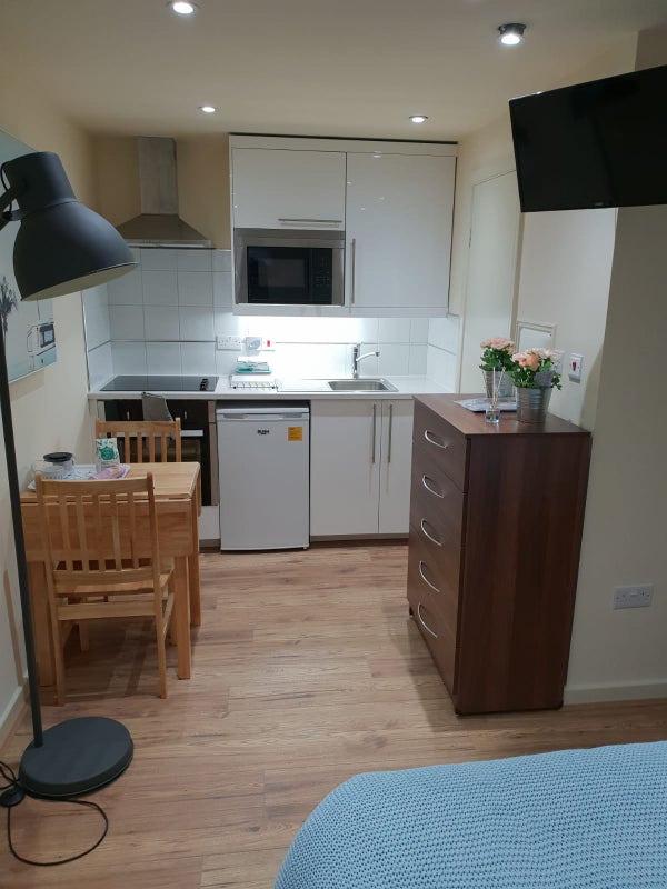 'Lovely New Furnished Studio Flat Kilburn/Zone 2' Room to Rent from