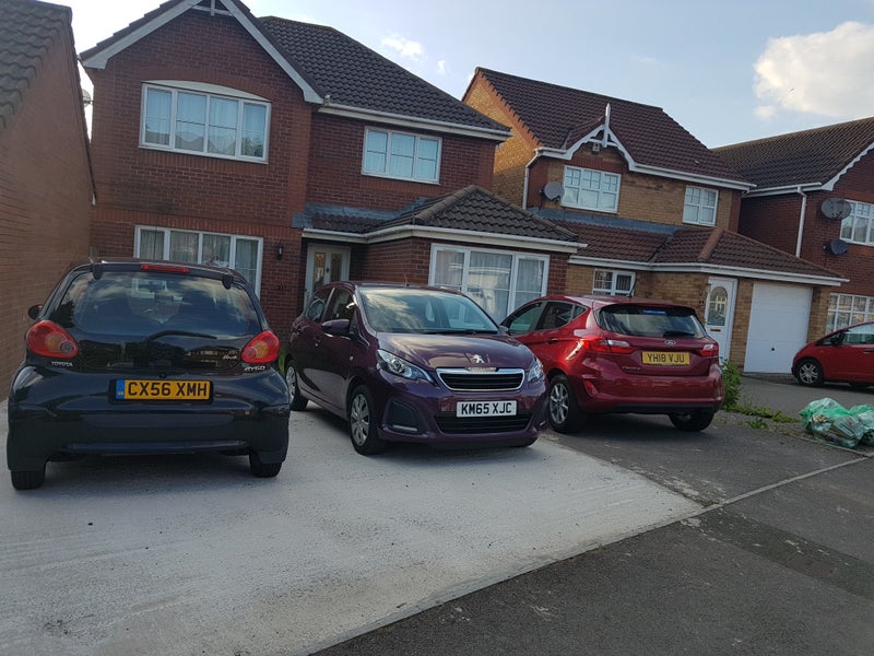 Photo 1: Driveway