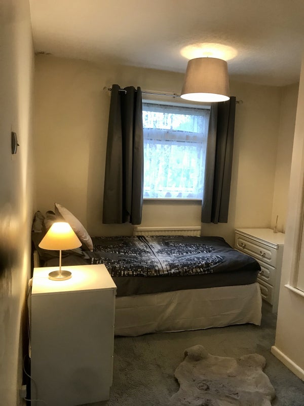Photo 1: Bedroom 