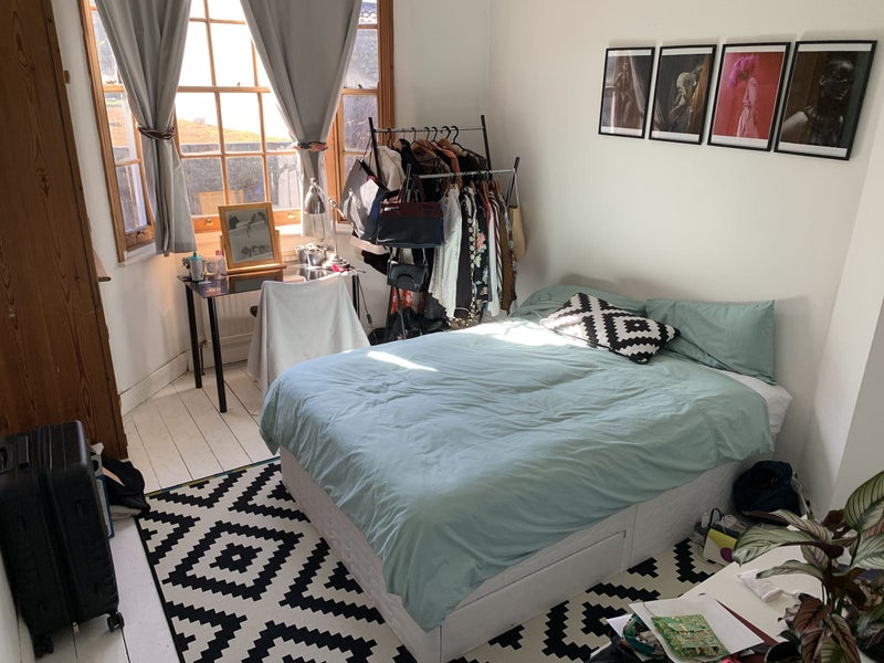 Photo 1: Room facing garden