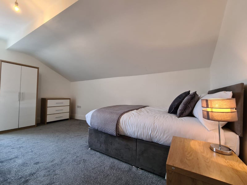 'Amazing NEW rooms in Warrington CentreBills Inc' Room to Rent from