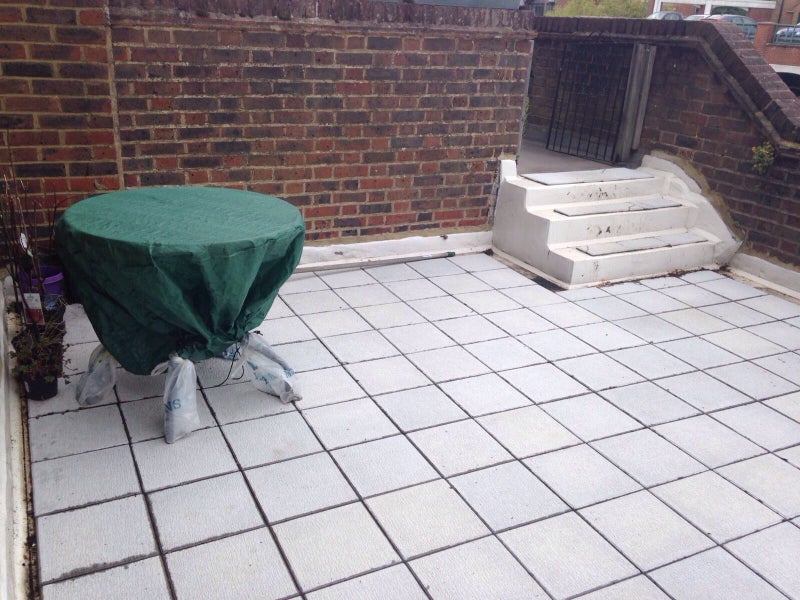 'Flatmate needed for great flat in Central Reigate' Room to Rent from