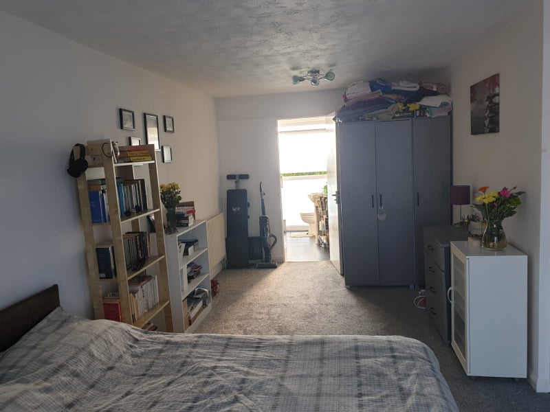 'Studio Large Borehamwood Newly Decorated' Room to Rent from