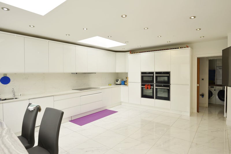 'ENSUITE Double Rooms Nr Eastcote Stn' Room to Rent from SpareRoom