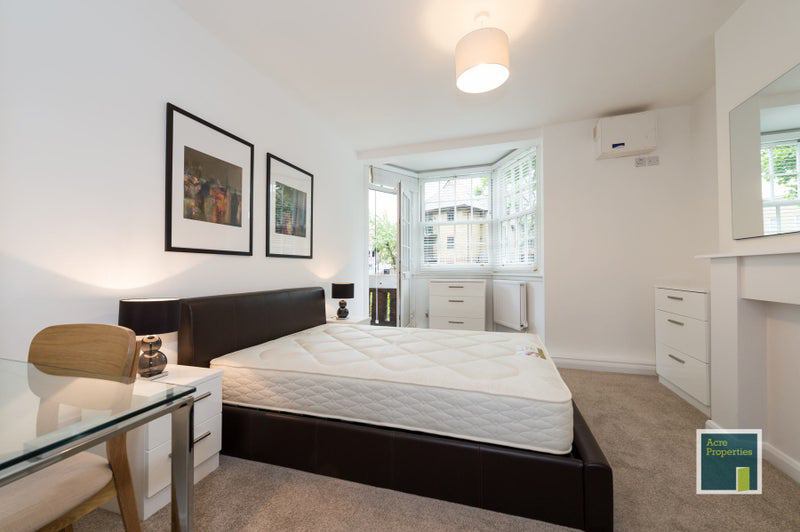 Photo 1: Bedroom 2 -£950PCM - available 07/07/2026