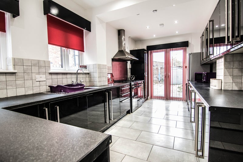 Photo 1: Kitchen