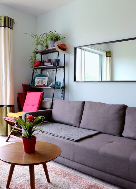 Photo 1: the lounge