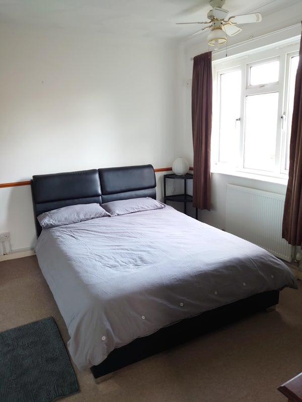 'Available now ! £420 Double room central Horsham' Room to Rent from