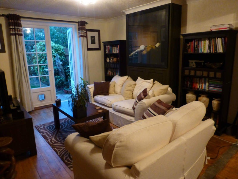 Photo 1: lounge