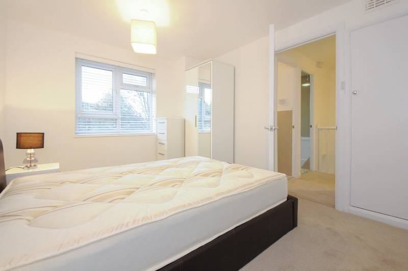 Photo 1: Bedroom 4 £850PCM - available 02/06/2025