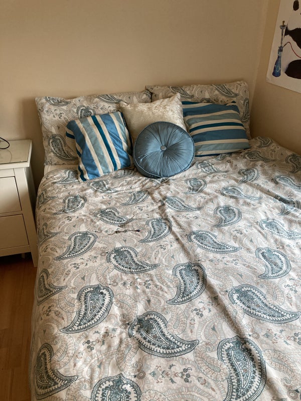 Photo 1: Bedroom (Yours)