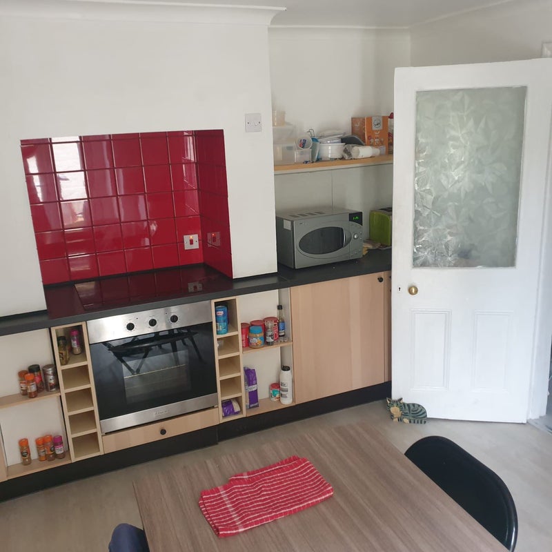 'Spacious double bedroom in Charminster ' Room to Rent from SpareRoom