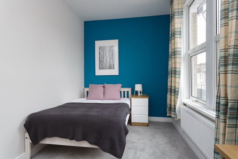 Photo 1: Room 5 - Only £550pcm inc all bills!