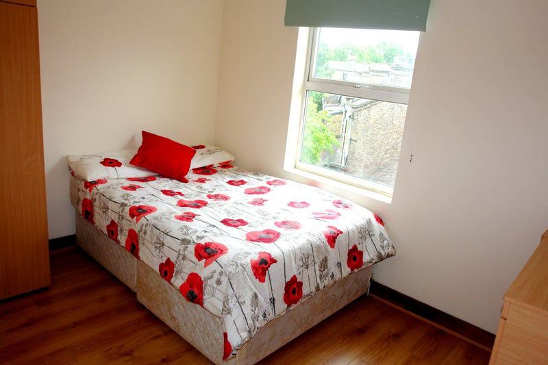 'Cozy 3 Bedroom Flat in Finsbury Park!' Room to Rent from SpareRoom