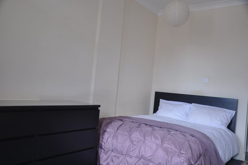 'Fantastic Studio in Clapham High Street! Must See!' Room to Rent from SpareRoom