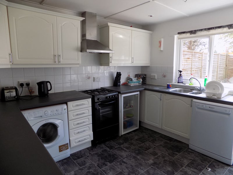 'A Furnished First Floor Double Bedroom On Oldbrook' Room to Rent from