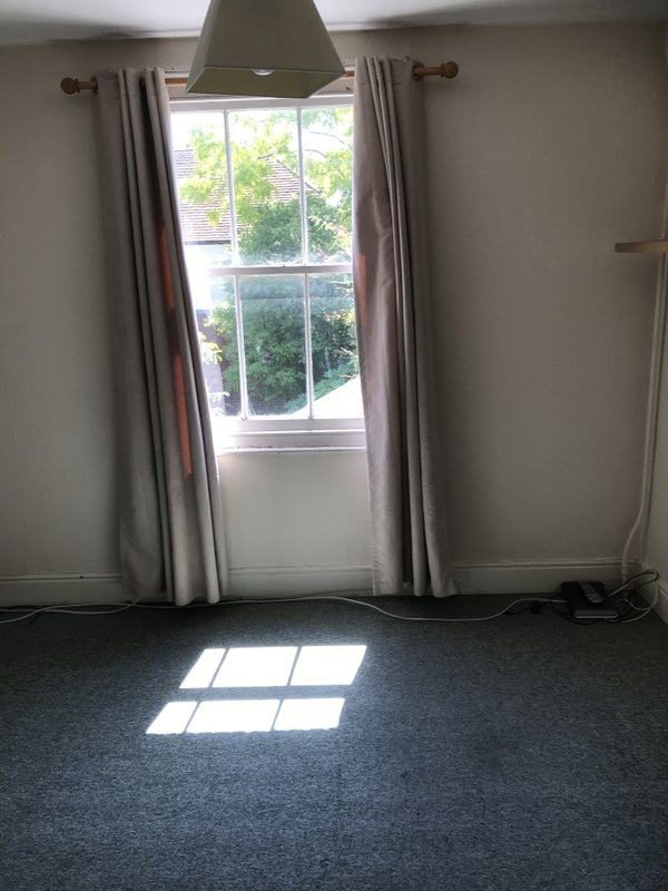 'Double bedroom in great location in Marlow' Room to Rent from SpareRoom