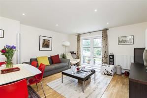 Photo 1: Living Room 