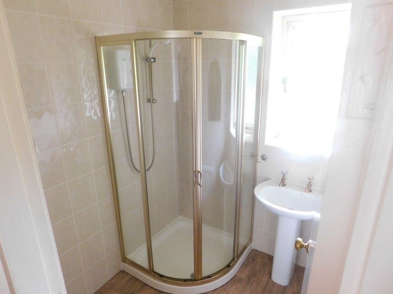 'Room available in Worsley from £275 pcm' Room to Rent from SpareRoom